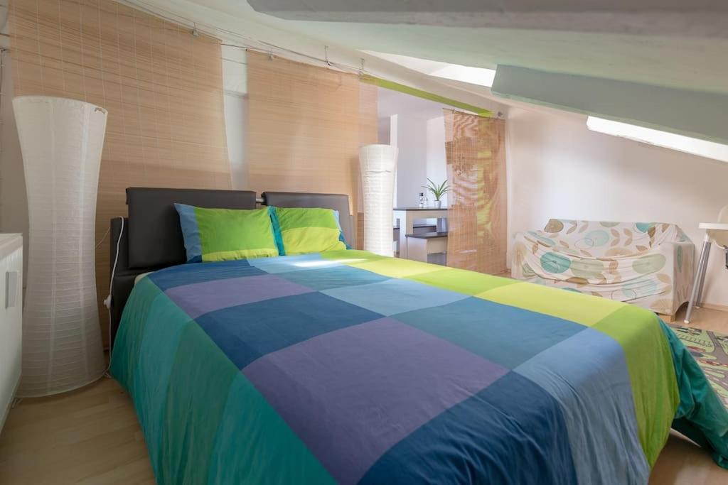 Lovely Spacious 3Room Loft Under Roof-100M2-Touristarea Rauth エクステリア 写真
