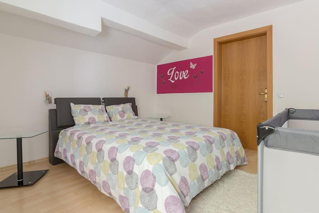 Lovely Spacious 3Room Loft Under Roof-100M2-Touristarea Rauth エクステリア 写真