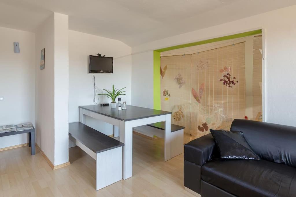 Lovely Spacious 3Room Loft Under Roof-100M2-Touristarea Rauth エクステリア 写真